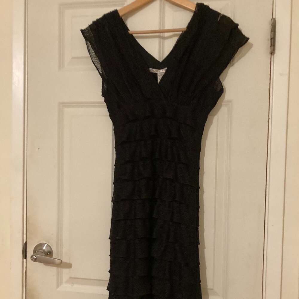 Max Studio Black Ruffled Ruched Midi Dress – Size M – Short Sleeves & V-Neck